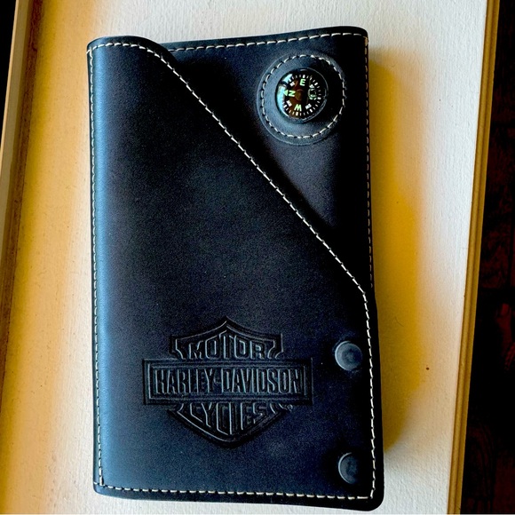 NEW HARLEY DAVIDSON NWOT Black Leather Road Guide Wallet with Compass - Picture 2 of 10